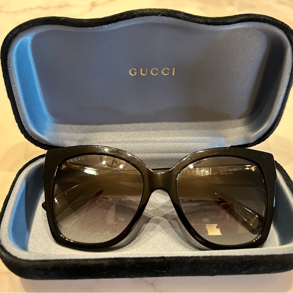Gucci Black Oversized Sunglasses